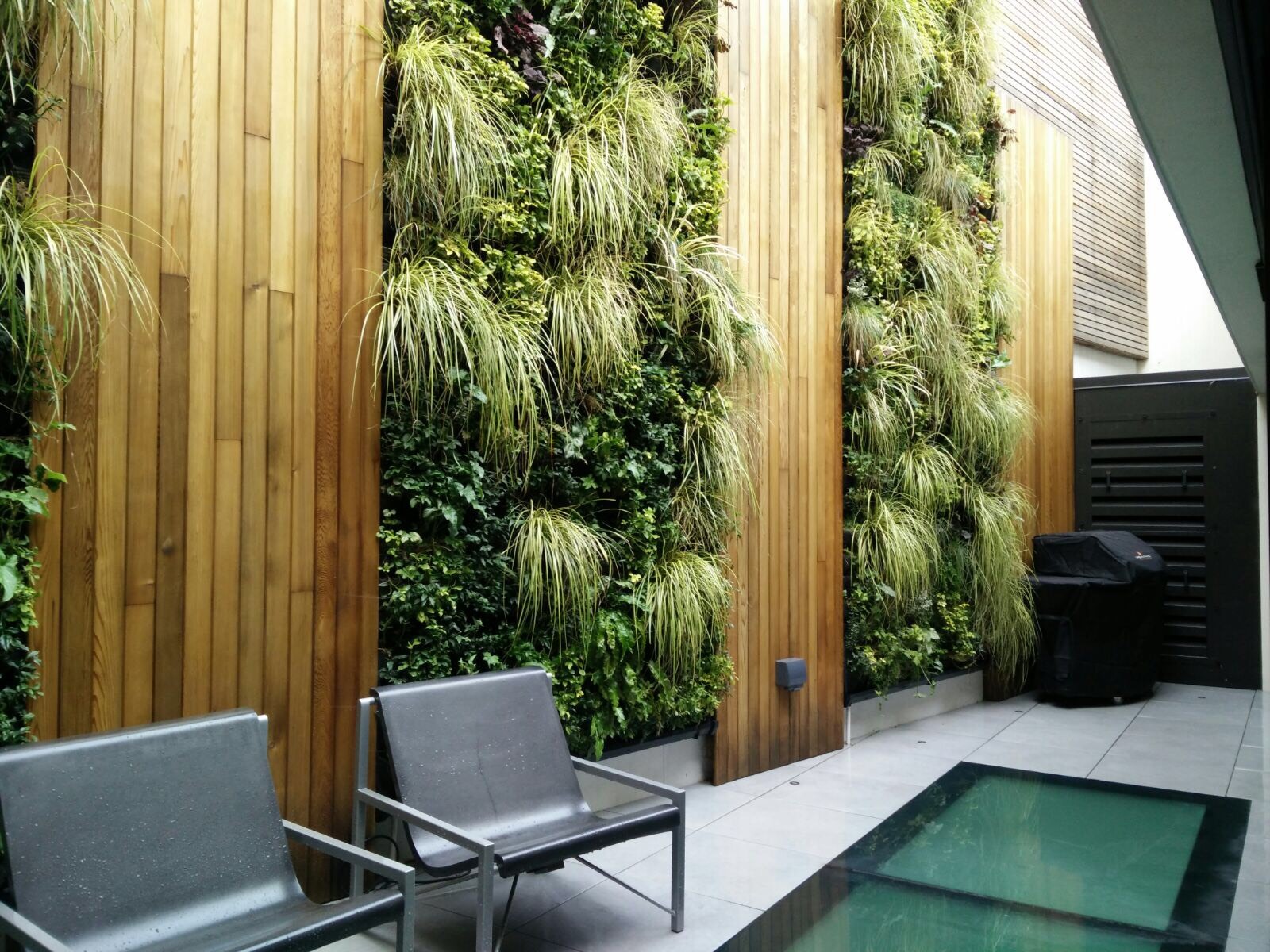 living walls wellington close