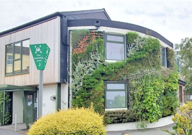 living-wall-plymouth-university.