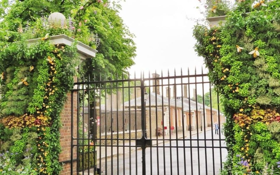 living wall chelsea flower show london gate